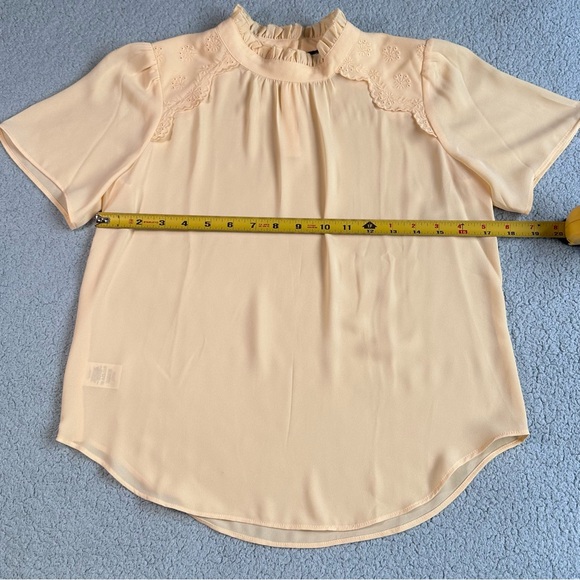 Ann Taylor Petite Yellow Ruffle High Neck Short Sleeve Blouse Size XXS - Picture 7 of 9